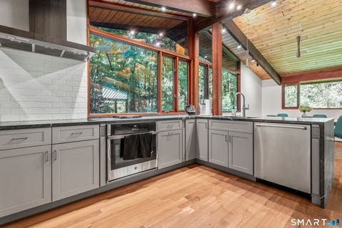 Photo of 6 Great Pond Lane, Redding, CT 06896 (MLS # 24191966)