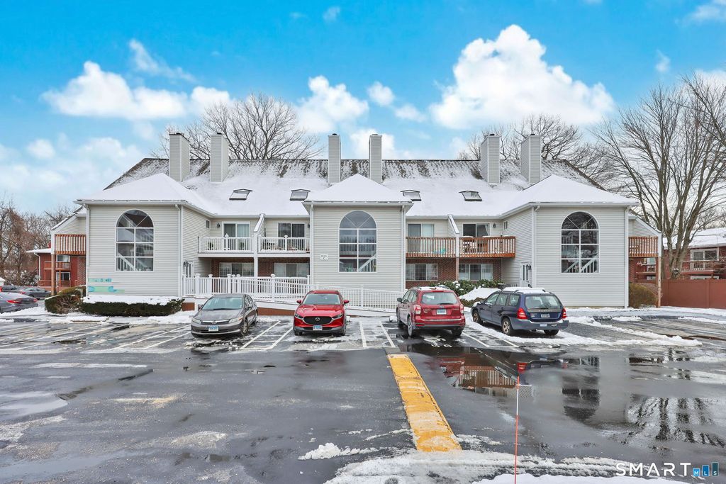 Photo of 3200 Madison Avenue #20, Bridgeport, CT 06606 (MLS # 24147365)