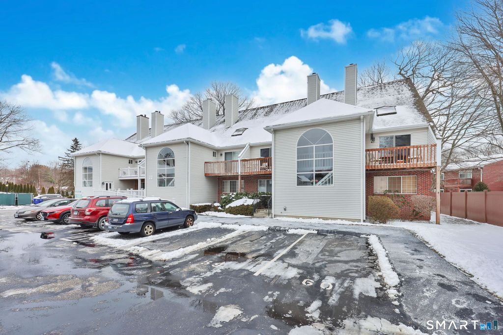 Photo of 3200 Madison Avenue #20, Bridgeport, CT 06606 (MLS # 24147365)