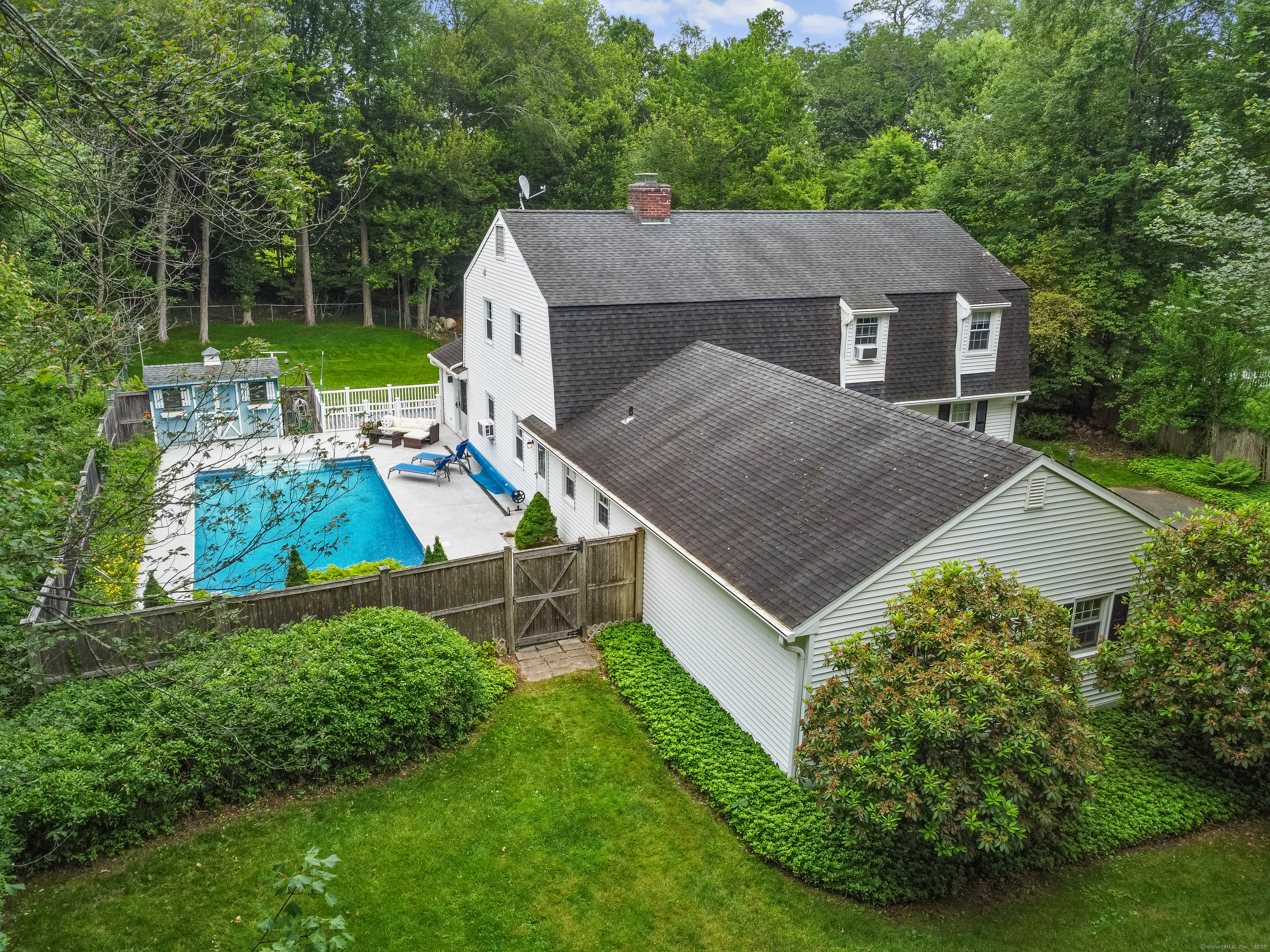 7 Colonial Drive