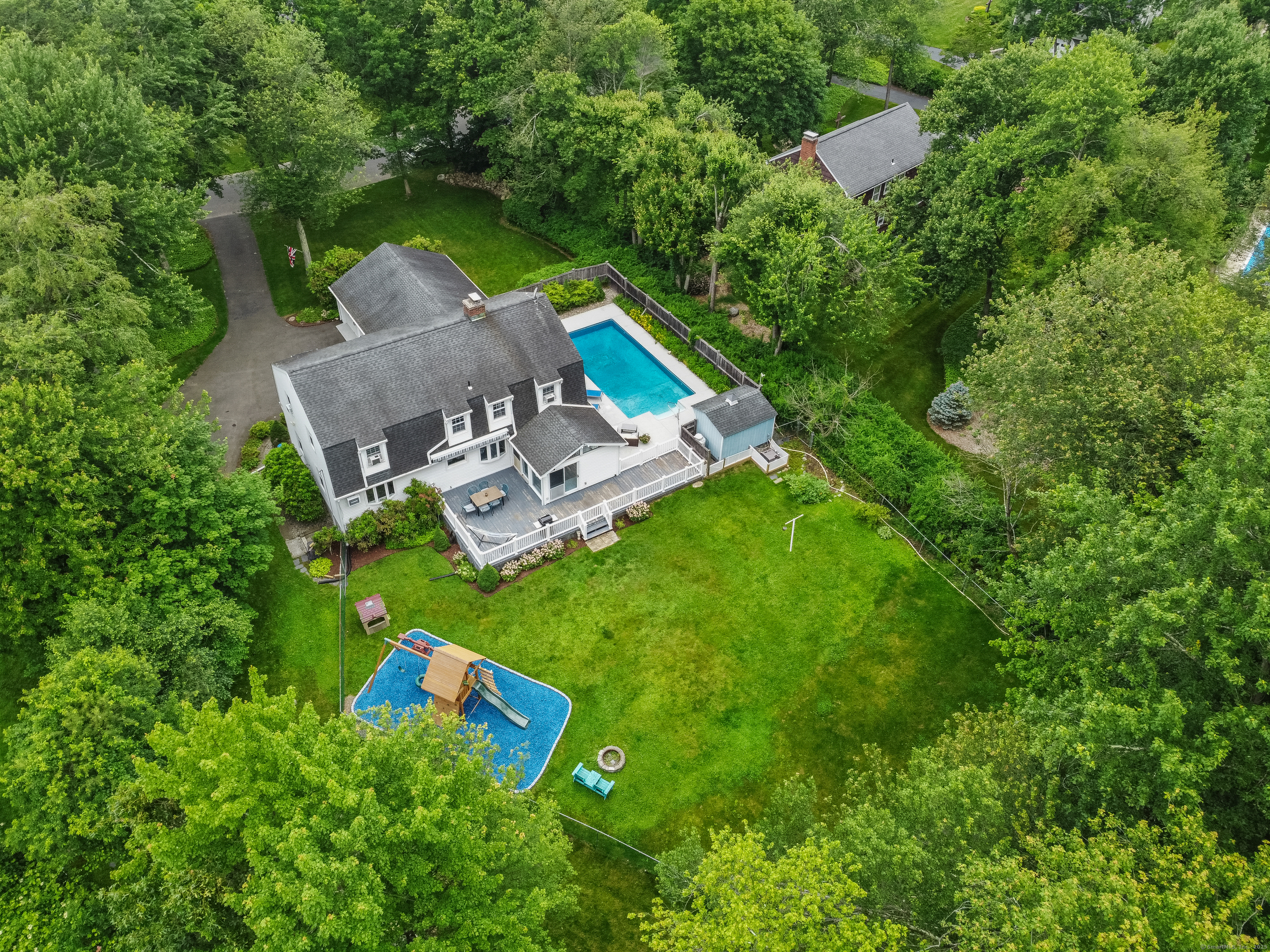 7 Colonial Drive