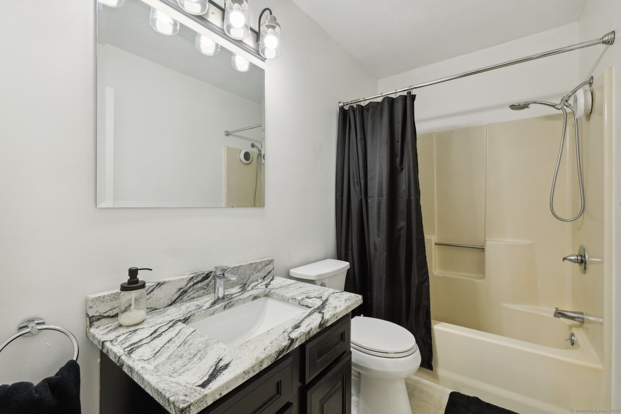 745 Merrow Road #APT 113, Coventry, Connecticut image 24