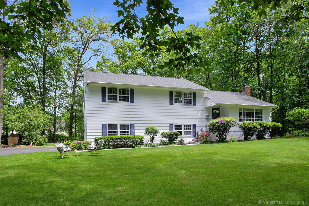 Rental Property at Whiffle Tree Lane, New Canaan, Connecticut - Bedrooms: 4 
Bathrooms: 3 
Rooms: 10  - $12,000 MO.