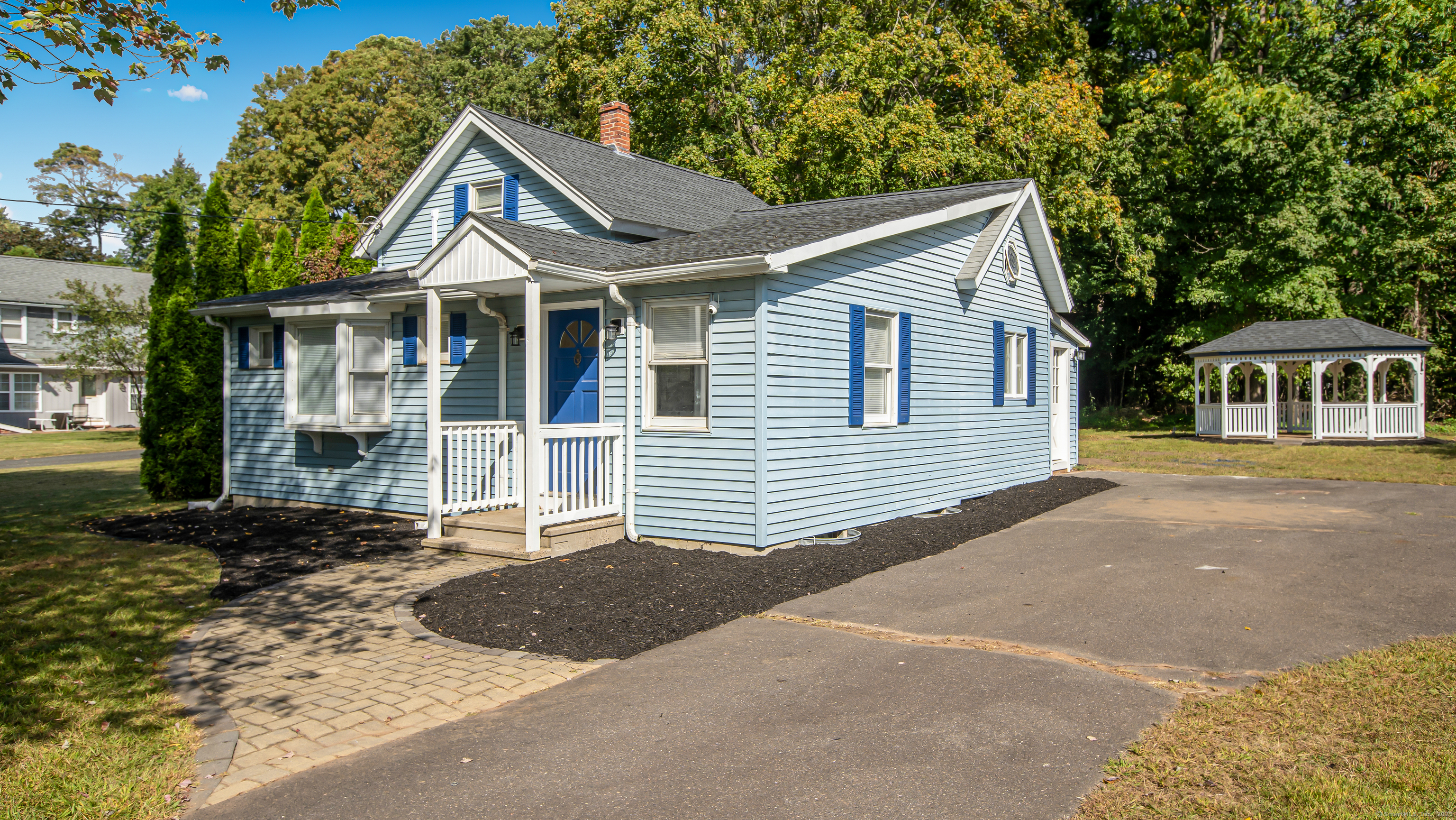 21 Maple Avenue