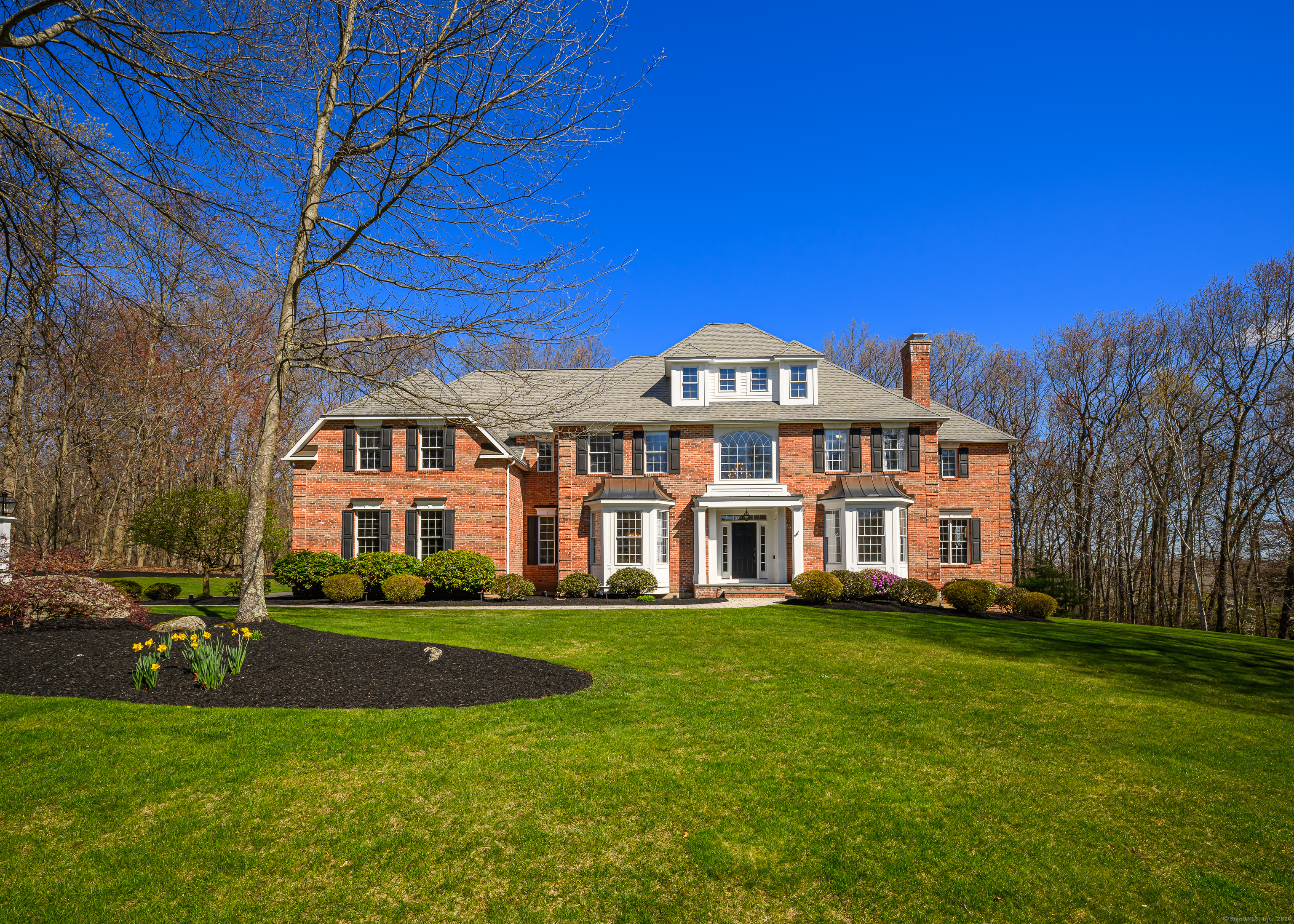 226 Kingswood Drive, Avon, Connecticut - 5 Bedrooms  
6 Bathrooms  
10 Rooms - 