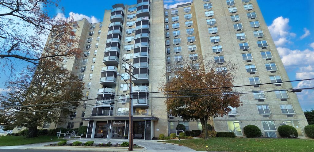 Photo of 1 Strawberry Hill Court #APT 2A, Stamford, CT 06902 (MLS # 24139629)