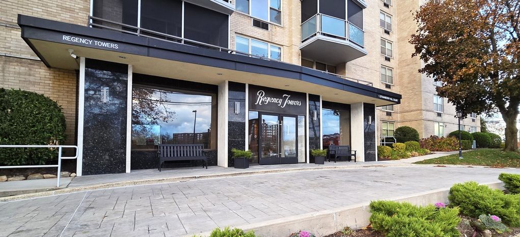 Photo of 1 Strawberry Hill Court #APT 2A, Stamford, CT 06902 (MLS # 24139629)