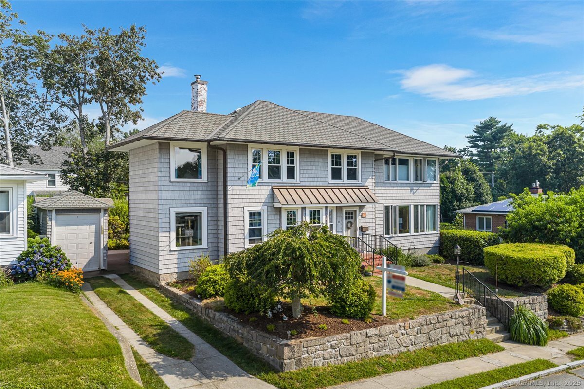 17 Henderson Road