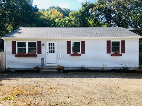 37 Walnut Street Putnam CT 06260