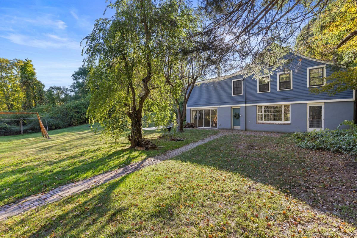 1166 Old Racebrook Road
