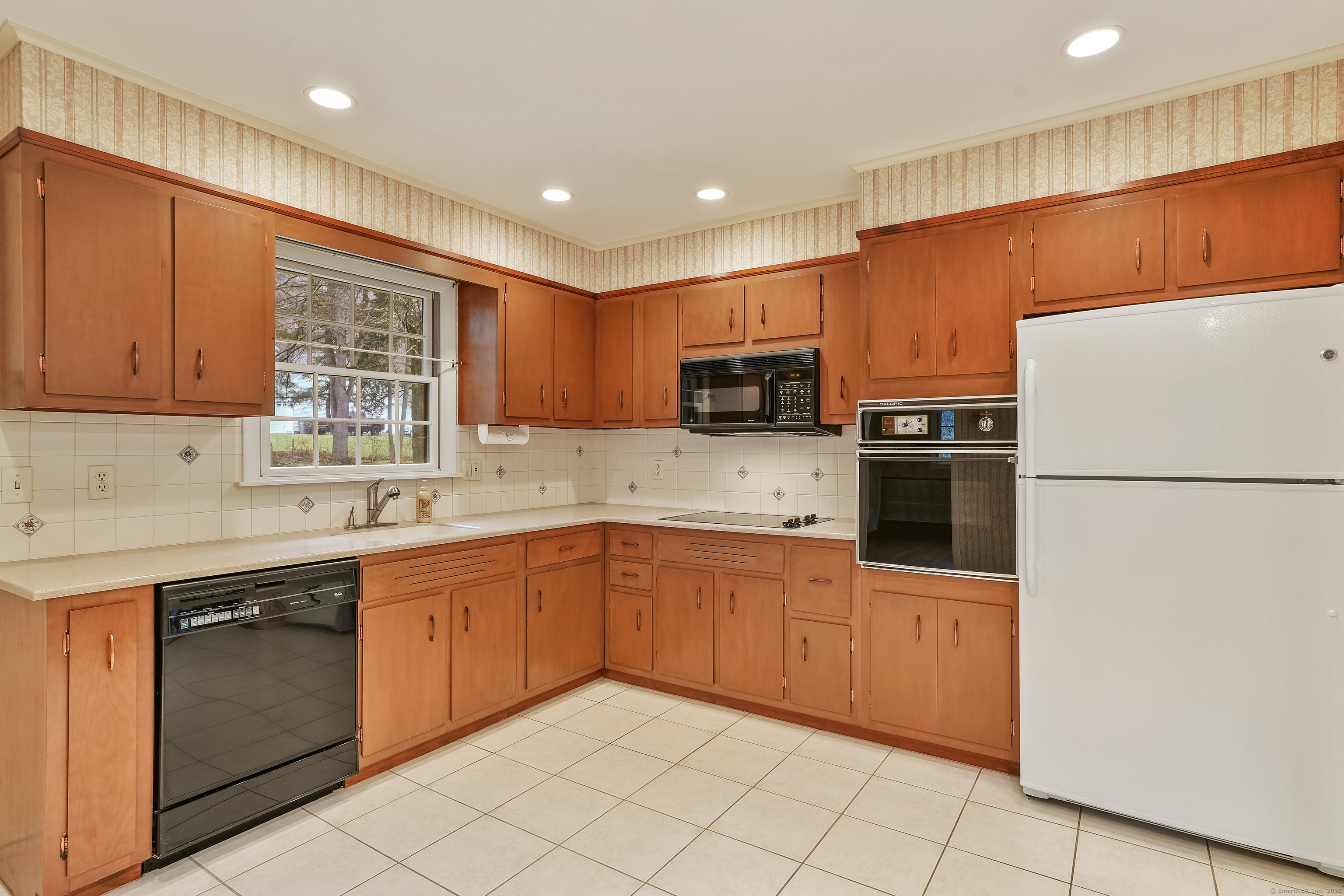 279 Mountain Road, Cheshire, Connecticut image 11
