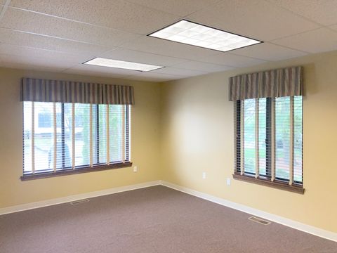 Tiny photo for 5 Forest Park Drive #5-1-L, Farmington, CT 06032 (MLS # 24085064)