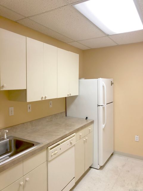 Tiny photo for 5 Forest Park Drive #5-1-L, Farmington, CT 06032 (MLS # 24085064)