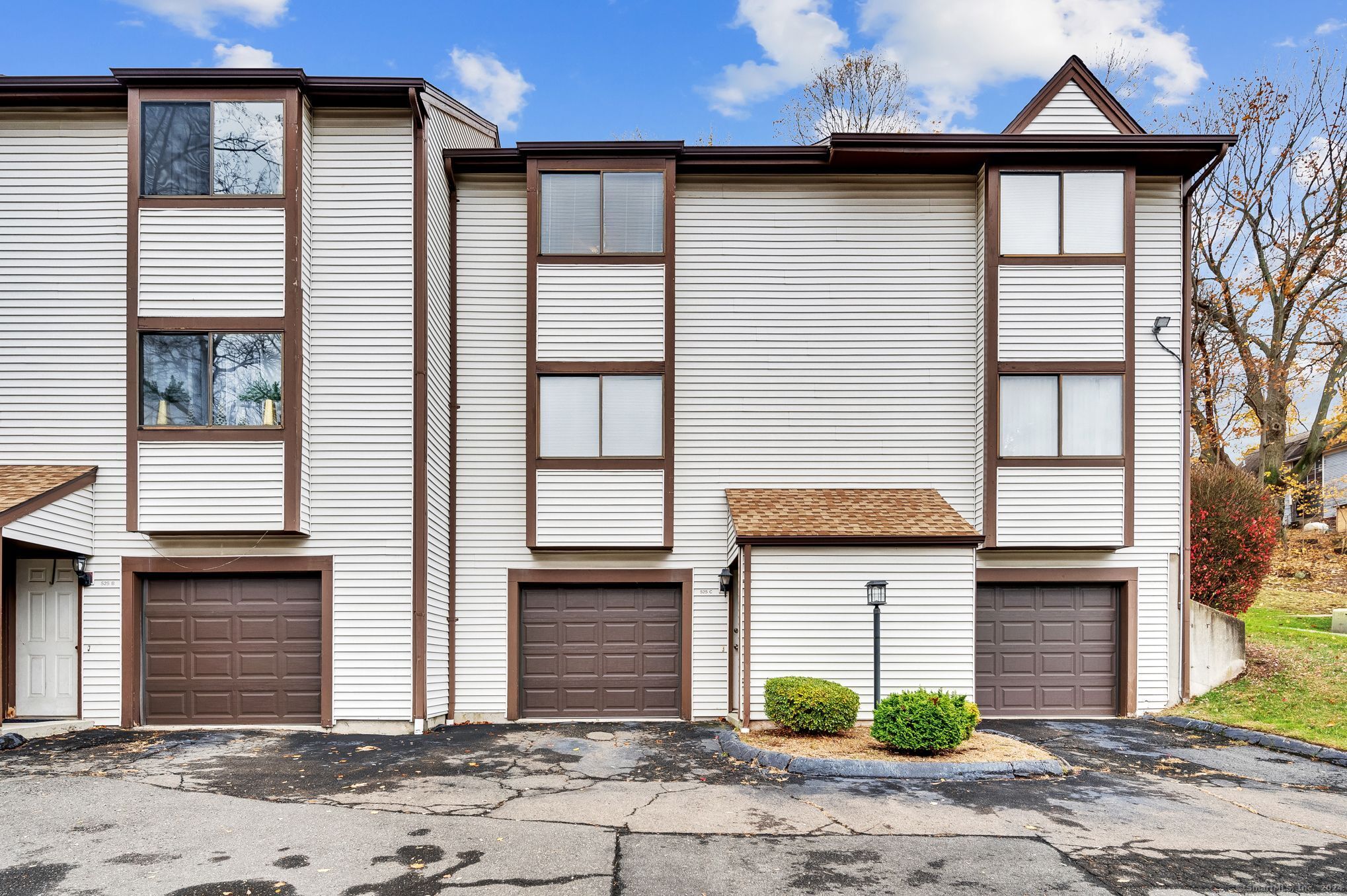 Property for Sale at 525 Woodward Avenue Apt C, New Haven, Connecticut - Bedrooms: 2 
Bathrooms: 2 
Rooms: 4  - $219,000