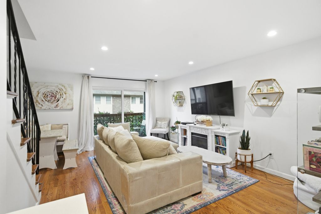 Photo of 382 Knapps Highway #382, Fairfield, CT 06825 (MLS # 24139193)