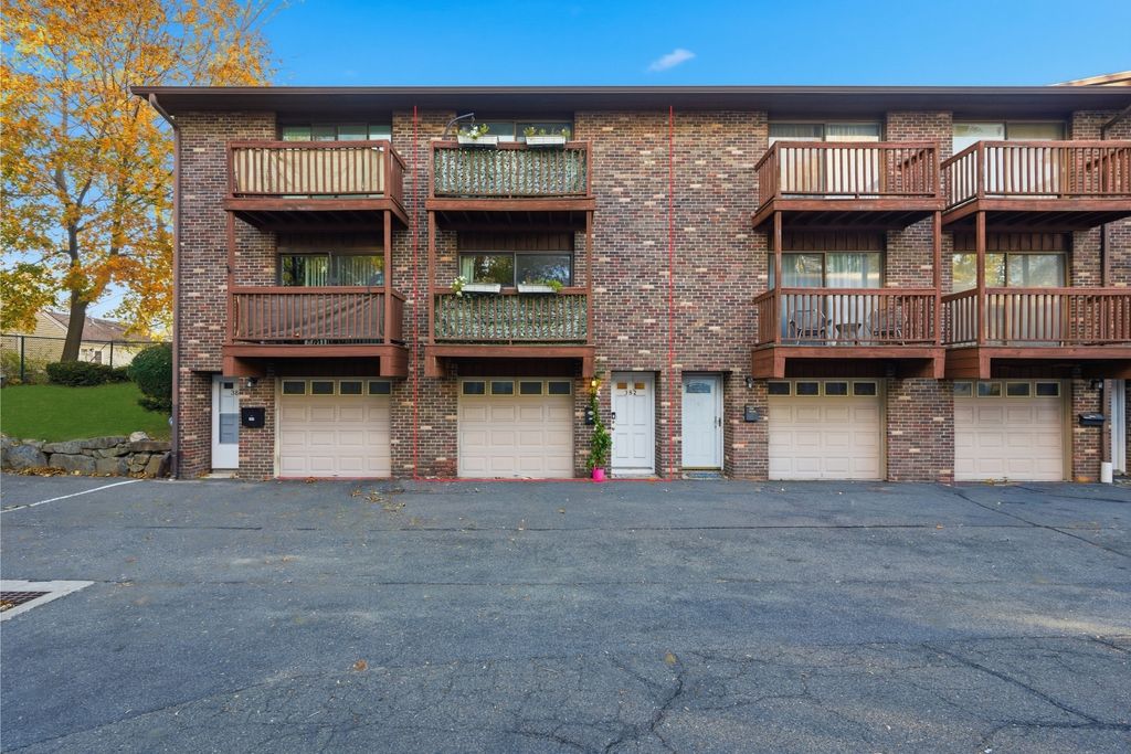 Photo of 382 Knapps Highway #382, Fairfield, CT 06825 (MLS # 24139193)