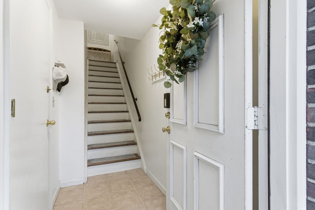 Photo of 382 Knapps Highway #382, Fairfield, CT 06825 (MLS # 24139193)