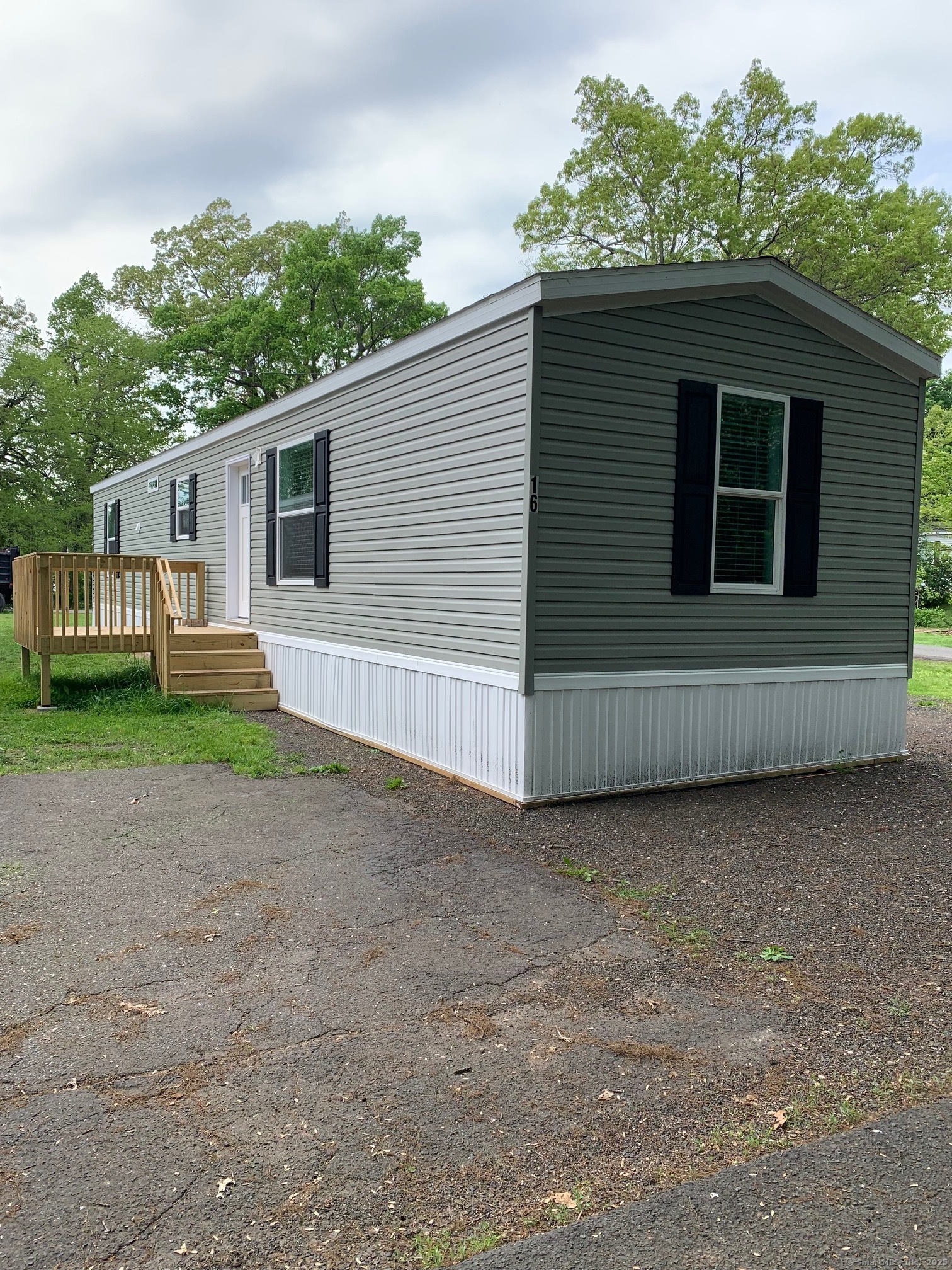 Property for Sale at N Broad Street Apt 16, Meriden, Connecticut - Bedrooms: 2 
Bathrooms: 1 
Rooms: 4  - $120,000