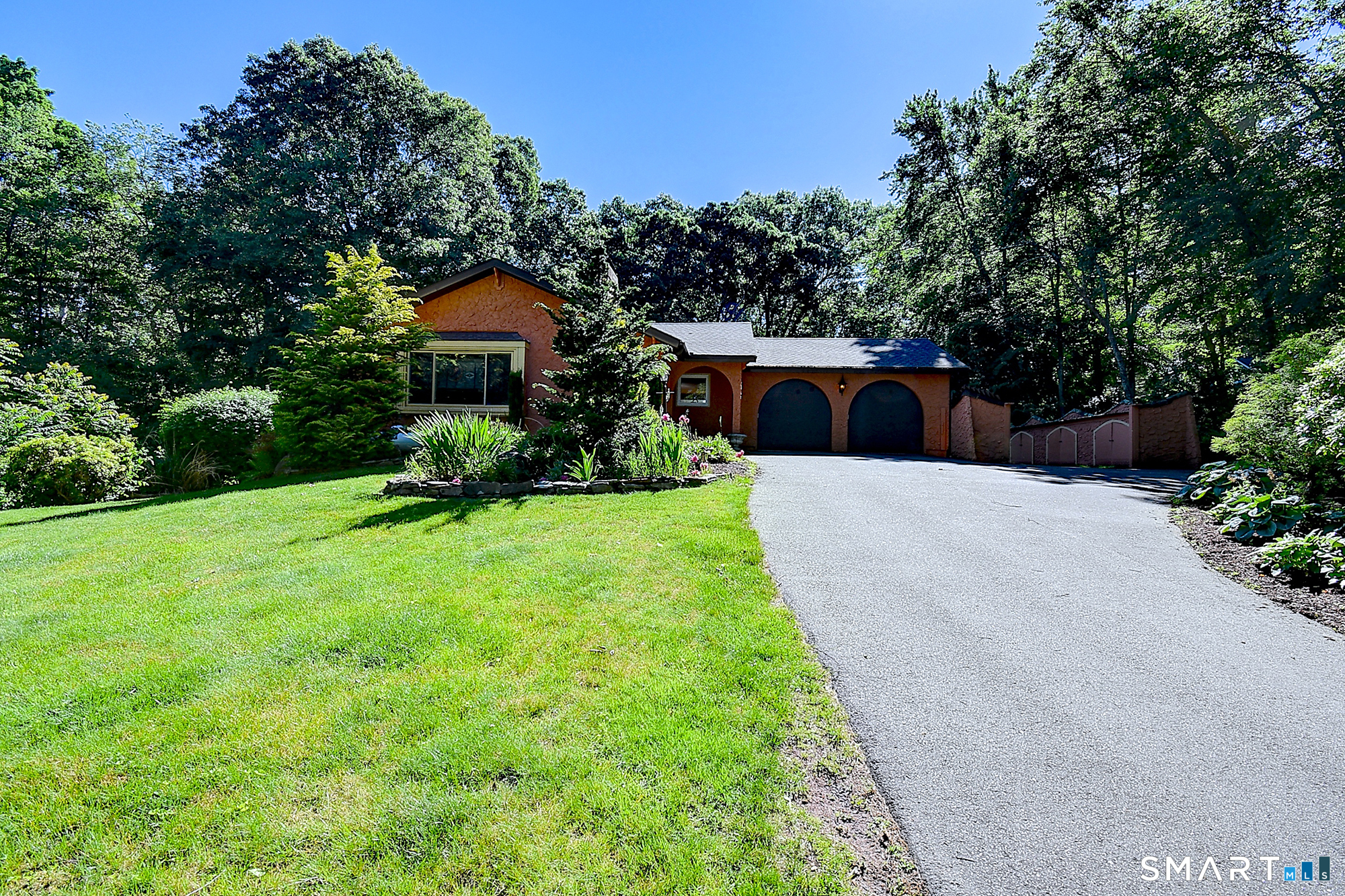 1387 New London Turnpike