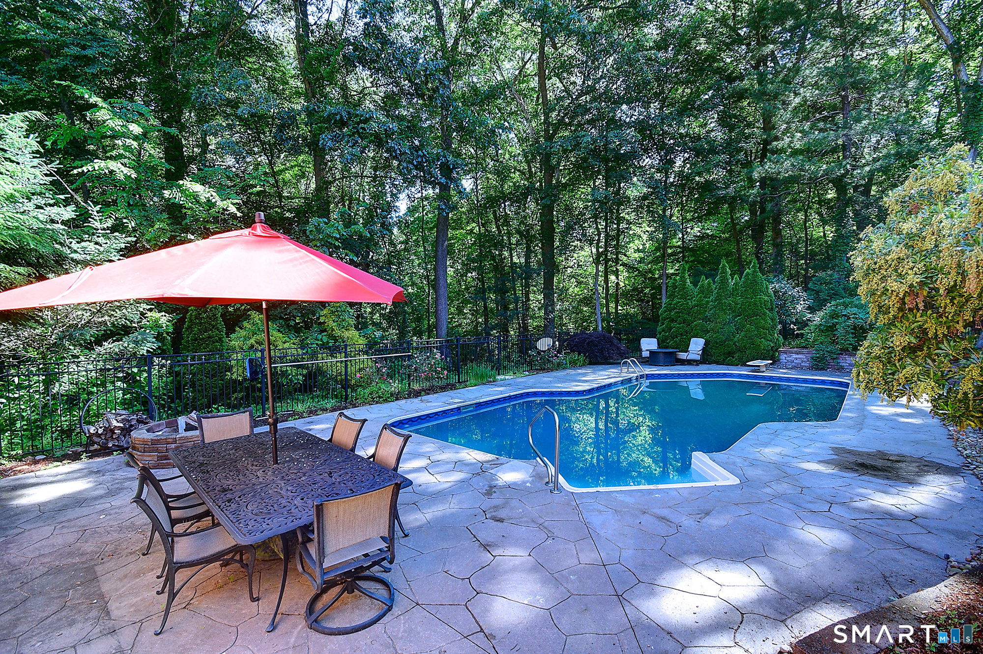1387 New London Turnpike
