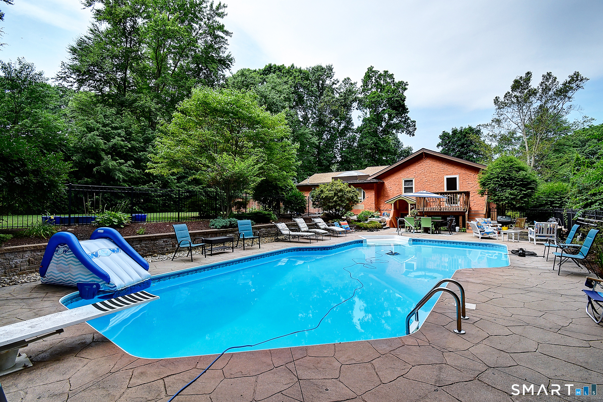 1387 New London Turnpike