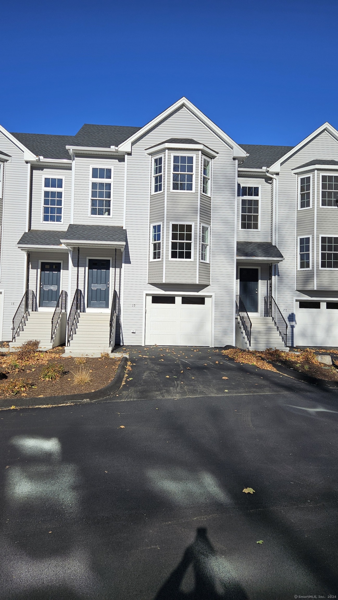 Property for Sale at Summer Brook Way, Seymour, Connecticut - Bedrooms: 2 
Bathrooms: 3 
Rooms: 6  - $424,900