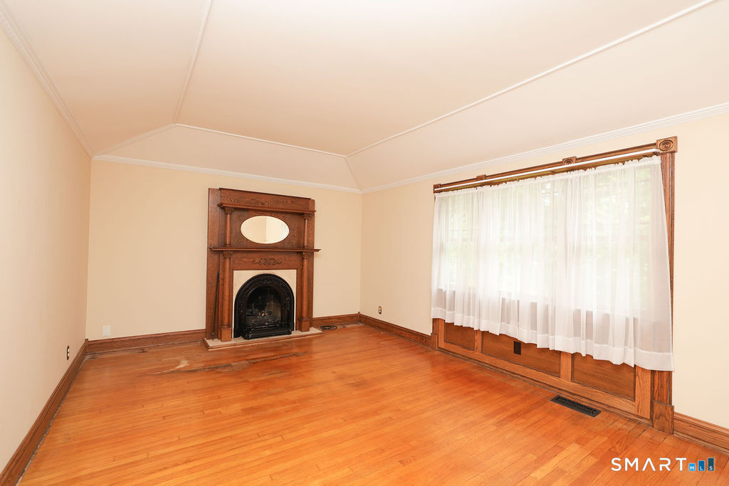 7 Glenbrook Drive