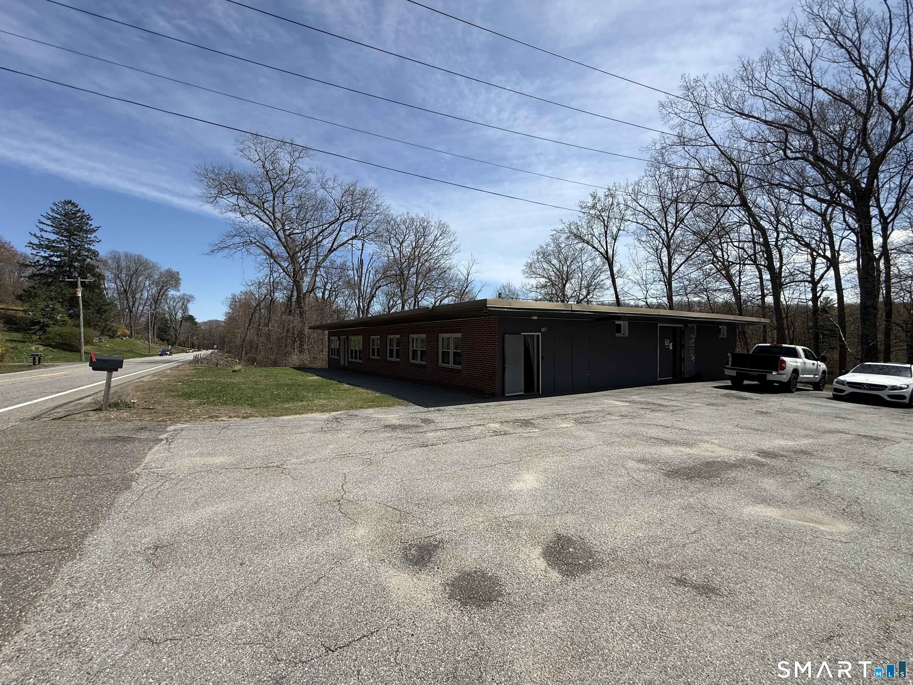 271 Litchfield Road