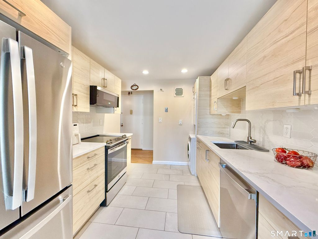 Photo of 143 Hoyt Street #1N, Stamford, CT 06905 (MLS # 24168686)