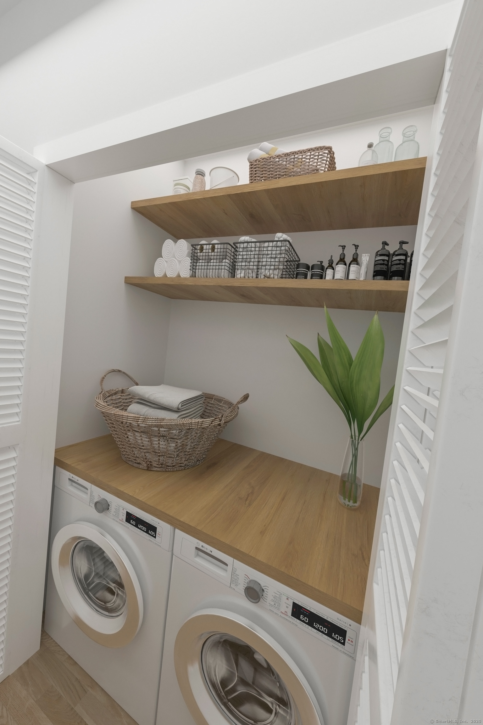 Hebron, Connecticut 06248, United States, 4 Bedrooms Bedrooms, ,2 BathroomsBathrooms,Residential,Active,81626