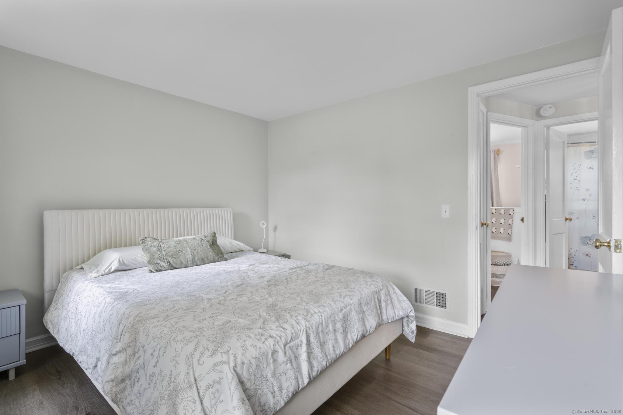 108 Sylvan Knoll Road, Stamford, Connecticut image 9
