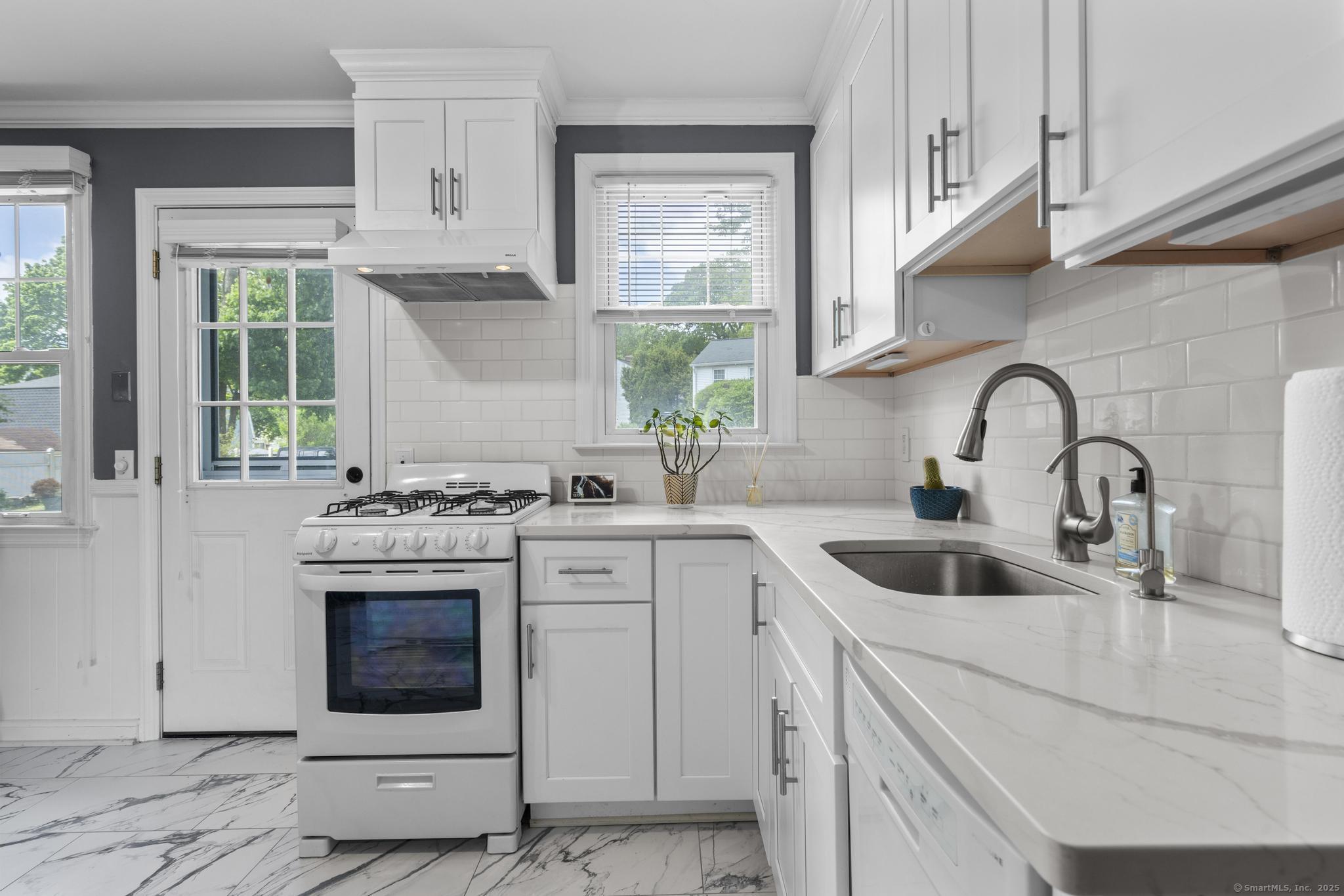 108 Sylvan Knoll Road, Stamford, Connecticut image 8