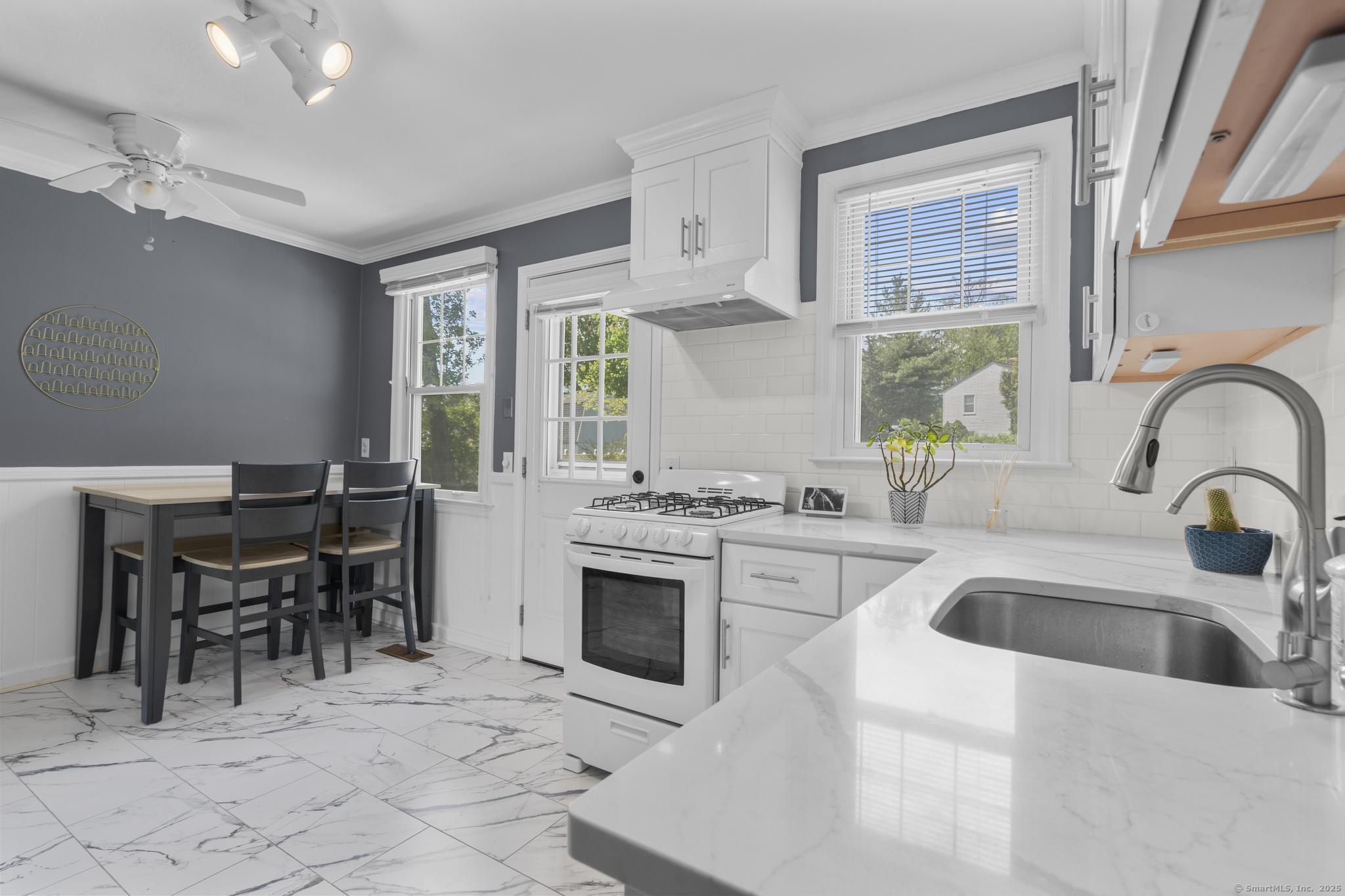 108 Sylvan Knoll Road, Stamford, Connecticut image 6