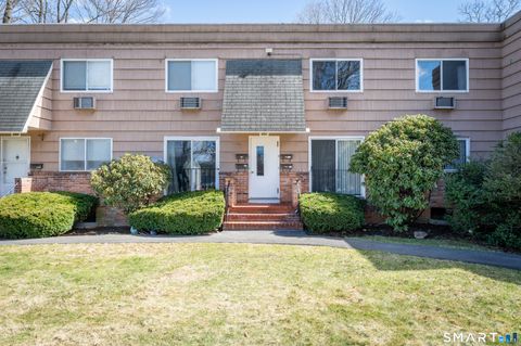 Tiny photo for 201 Highview Avenue #C2, Stamford, CT 06907 (MLS # 24160579)