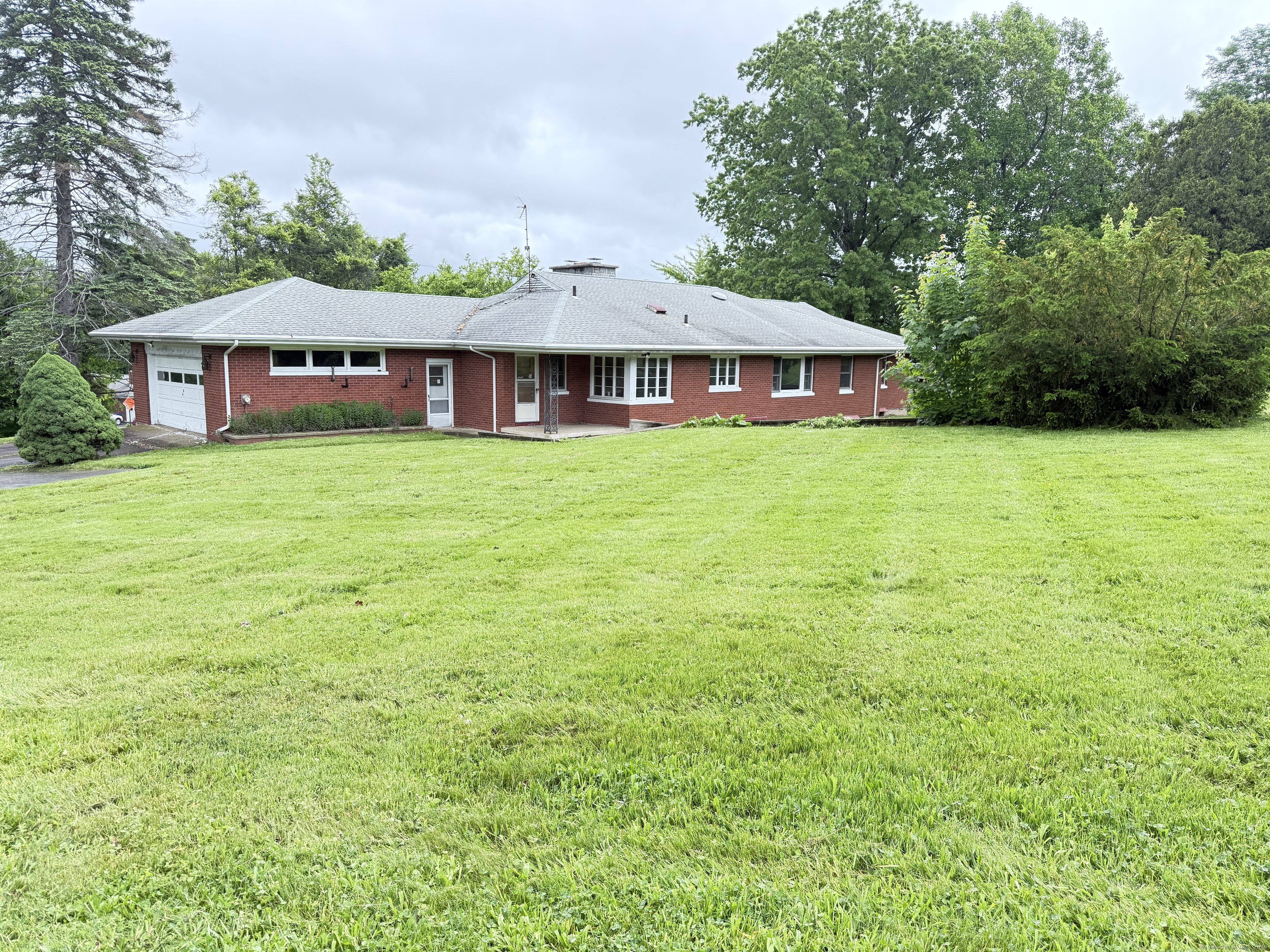 Property for Sale at Randolph Road, Middletown, Connecticut - Bedrooms: 4 
Bathrooms: 4 
Rooms: 7  - $475,000