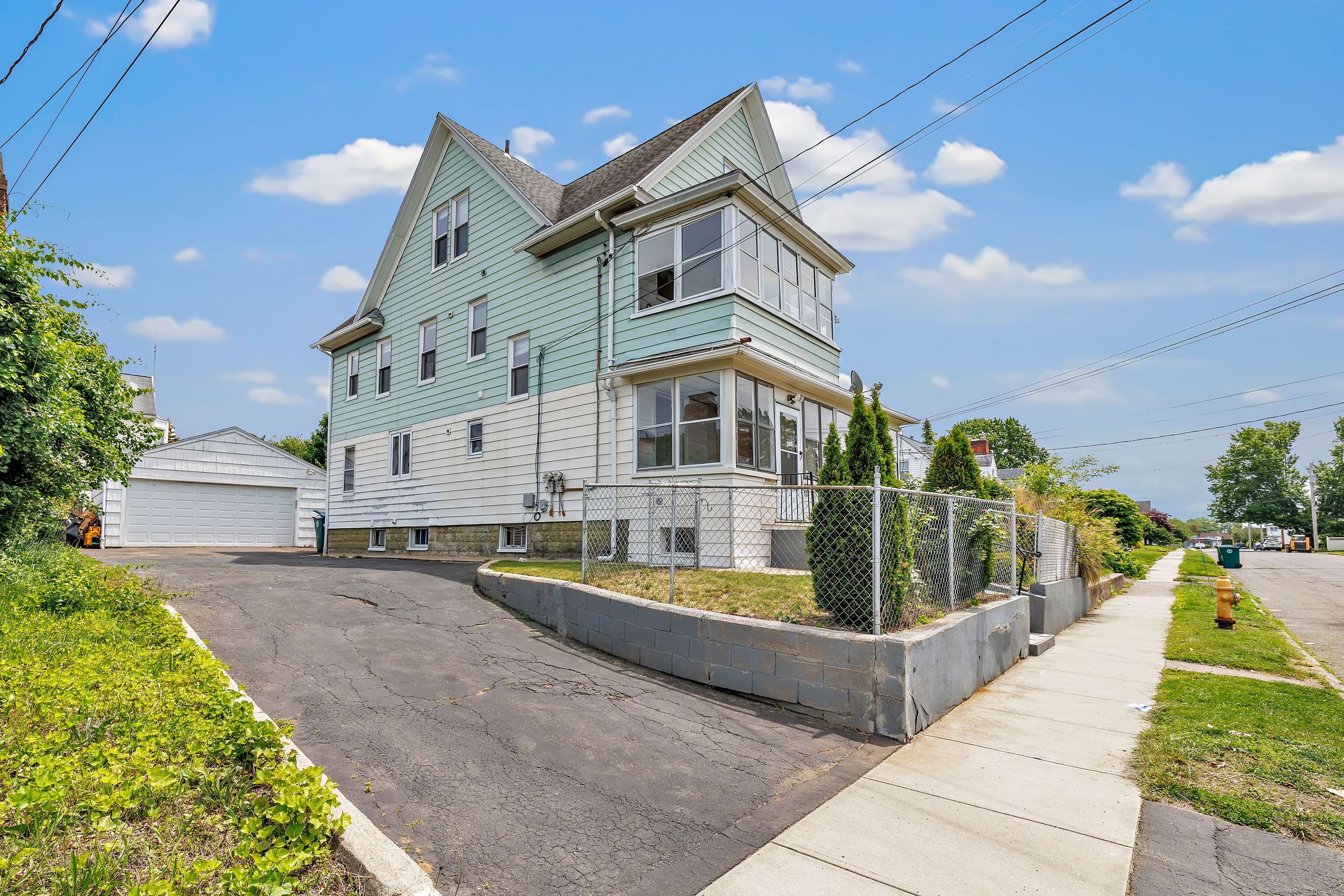 Property for Sale at Franklin Avenue, Stratford, Connecticut - Bedrooms: 6 
Bathrooms: 3 
Rooms: 11  - $549,900