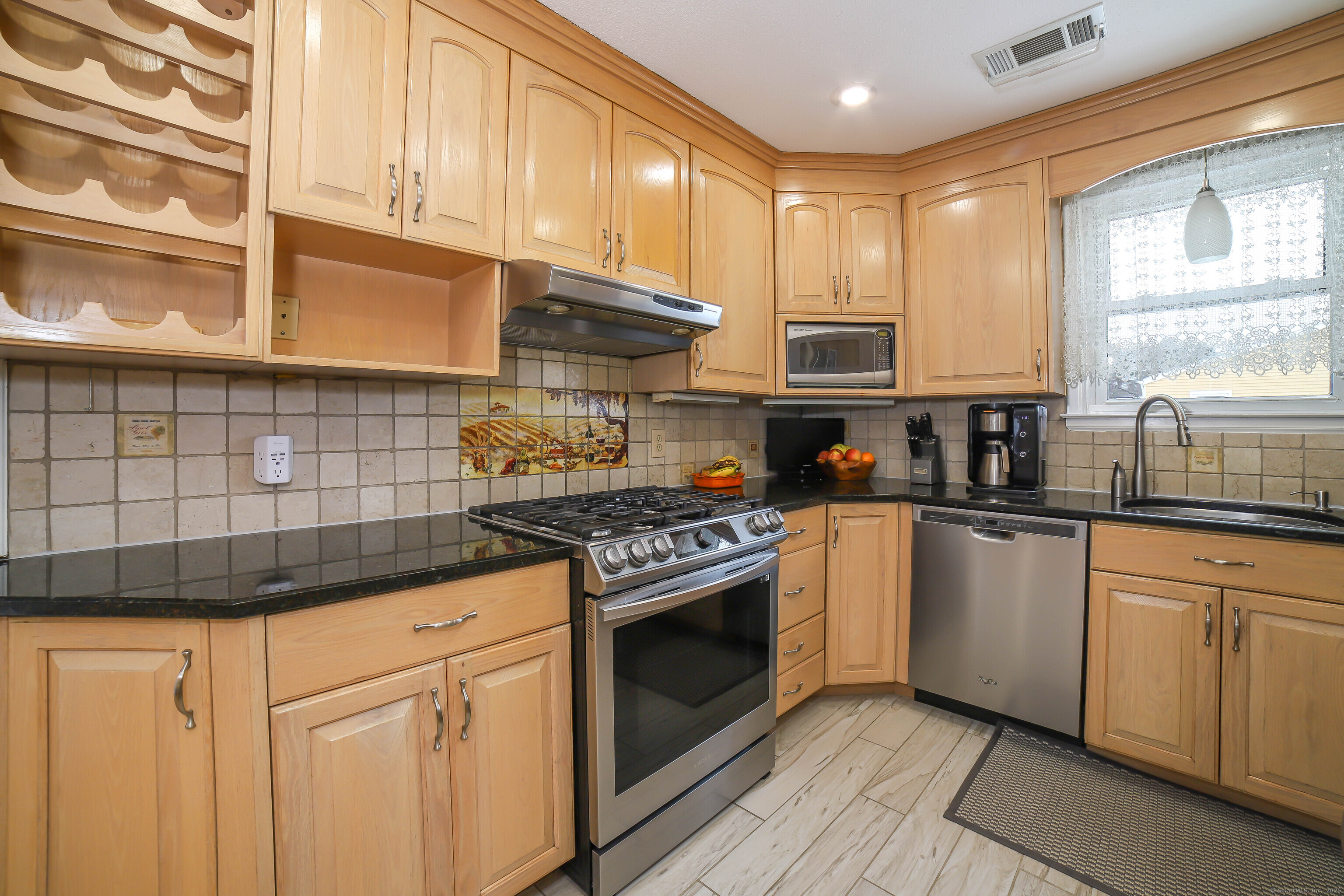 65 Carolina Road, Bristol, Connecticut image 6