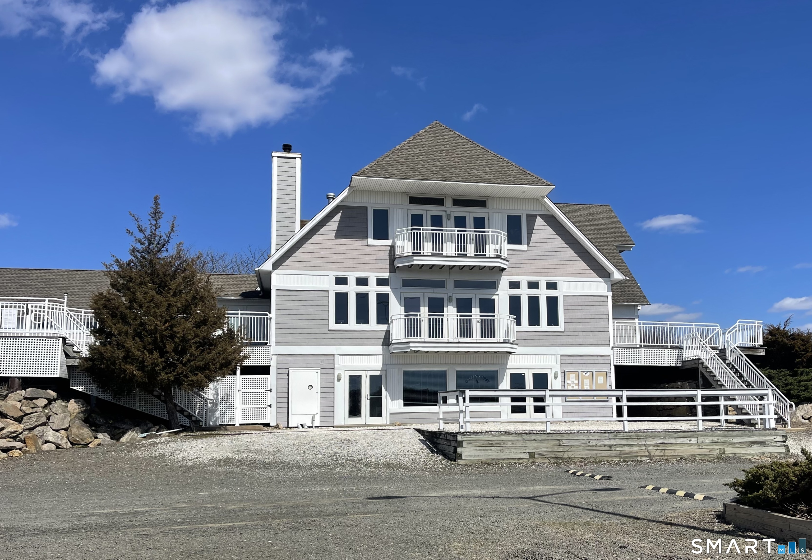 379 Whitfield Street CN1146