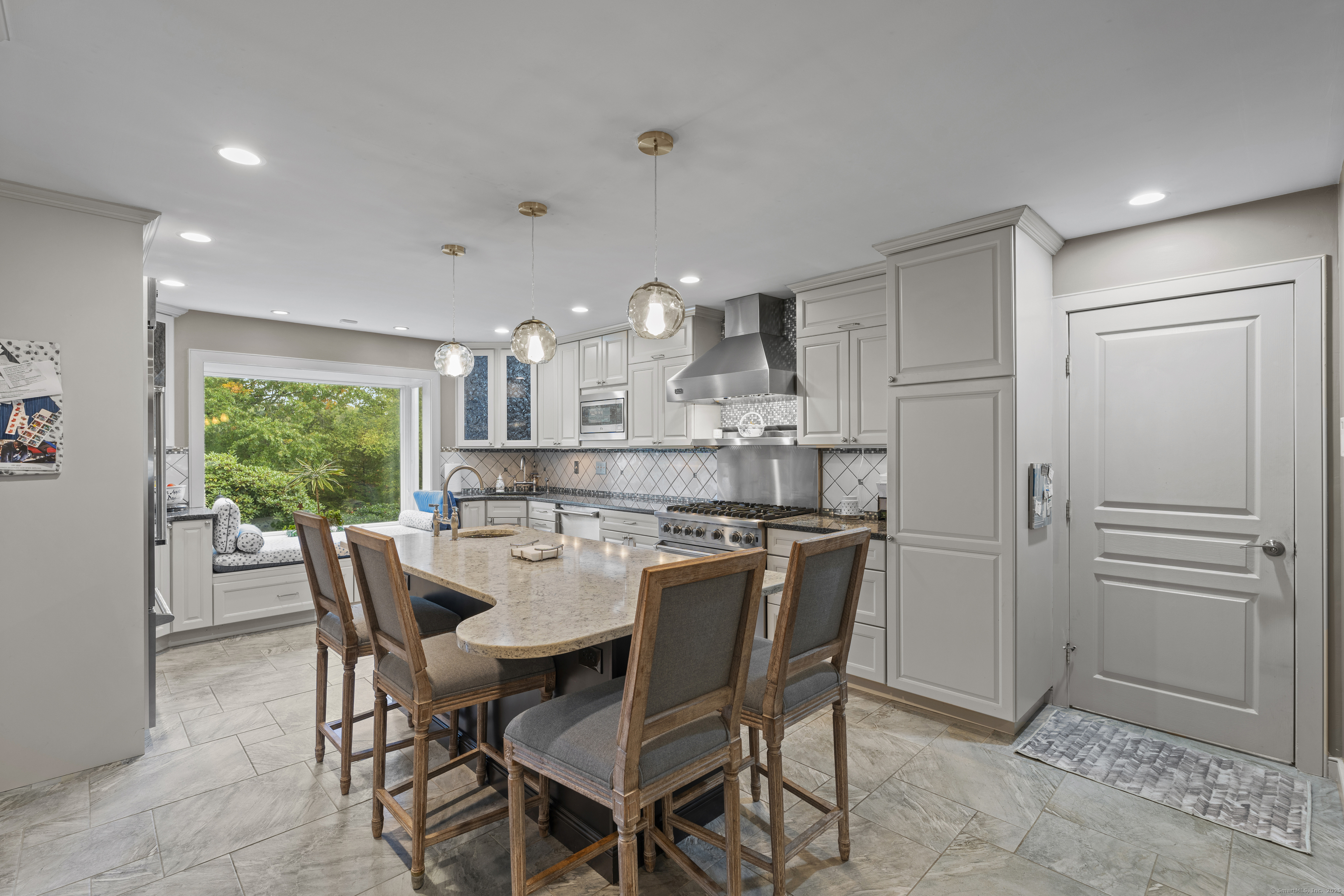 27 Hickory Hill Lane