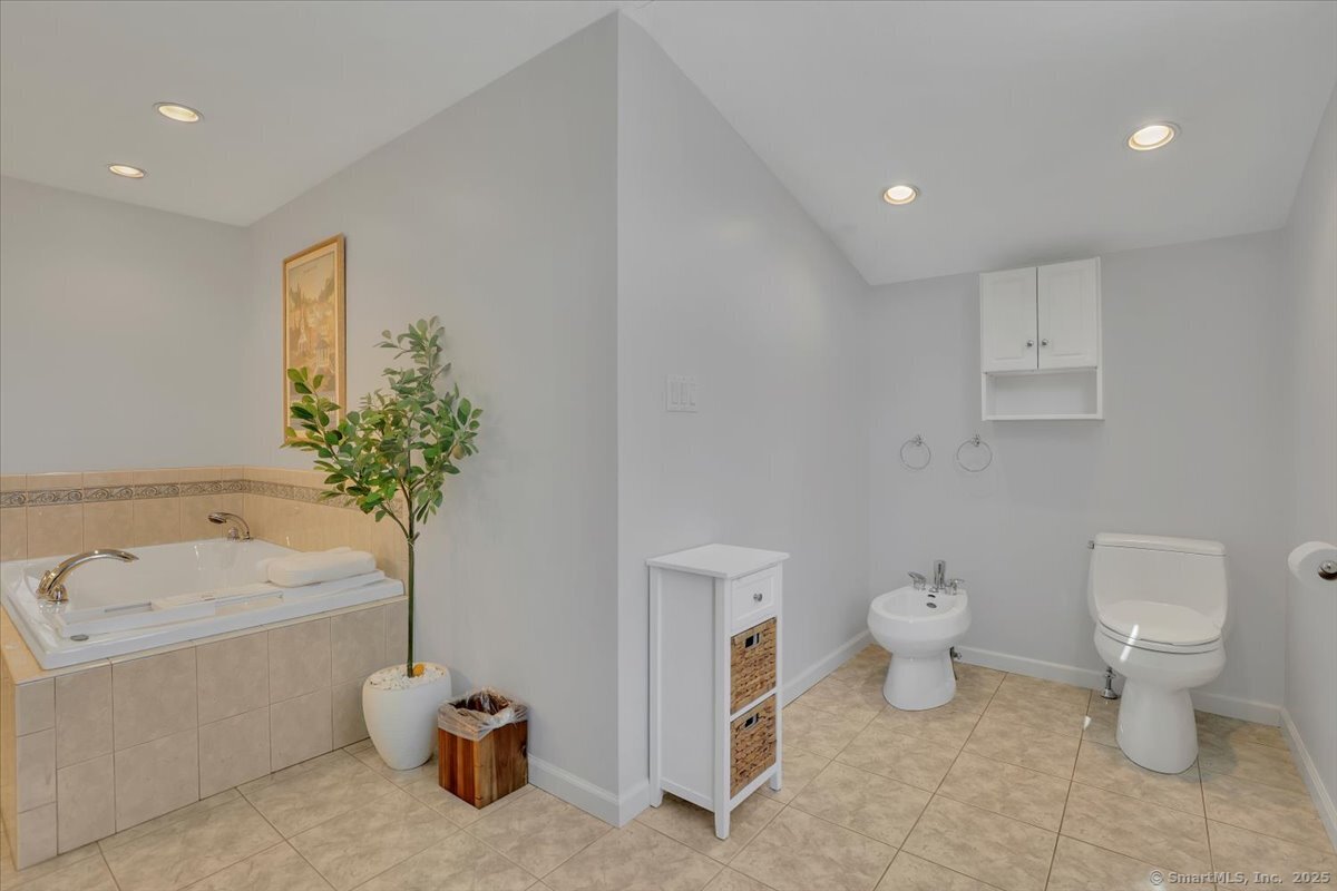 454 Bloomfield Avenue, Bloomfield, Connecticut image 22