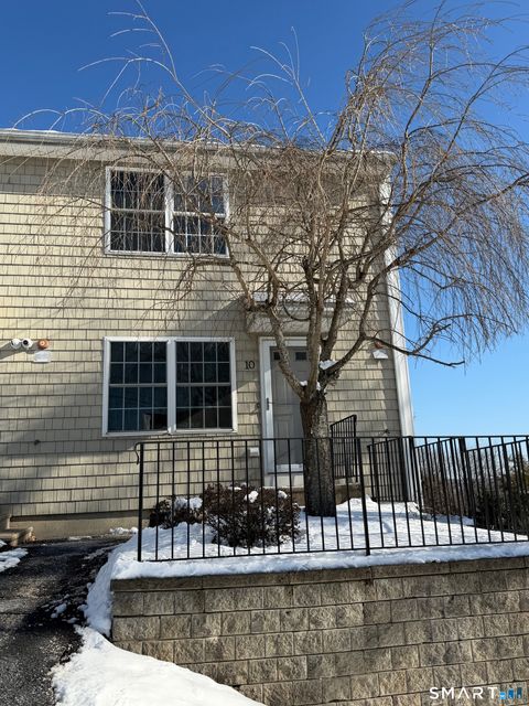 Photo of 108 Mohican Avenue #APT 10, Waterbury, CT 06708 (MLS # 24150278)