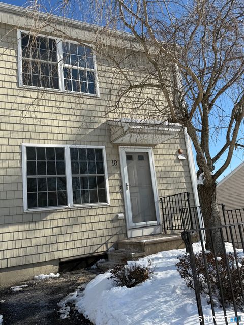 Tiny photo for 108 Mohican Avenue #APT 10, Waterbury, CT 06708 (MLS # 24150278)