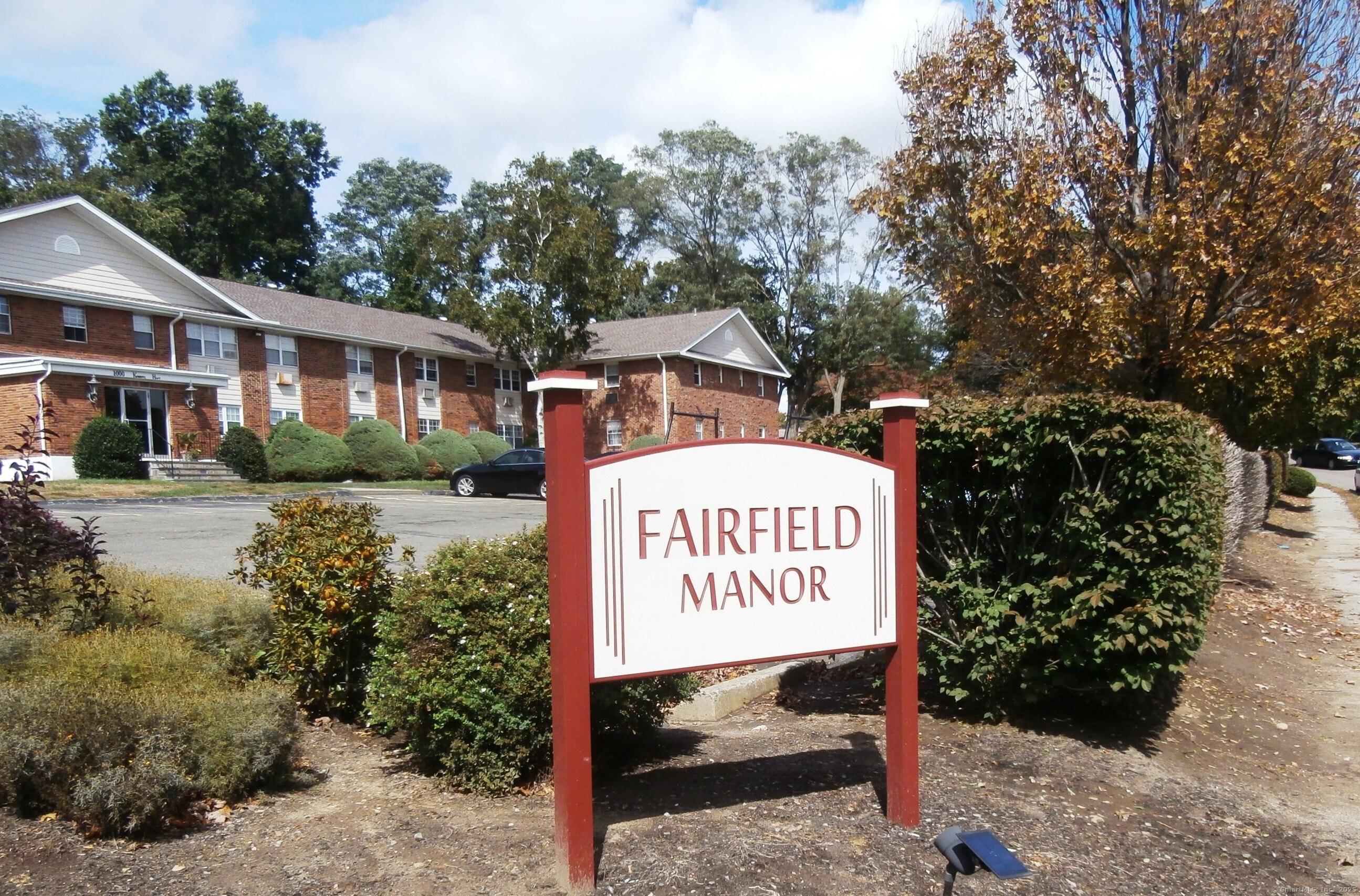 Property for Sale at Knapps Highway Apt 32, Fairfield, Connecticut - Bedrooms: 1 
Bathrooms: 1 
Rooms: 3  - $299,500