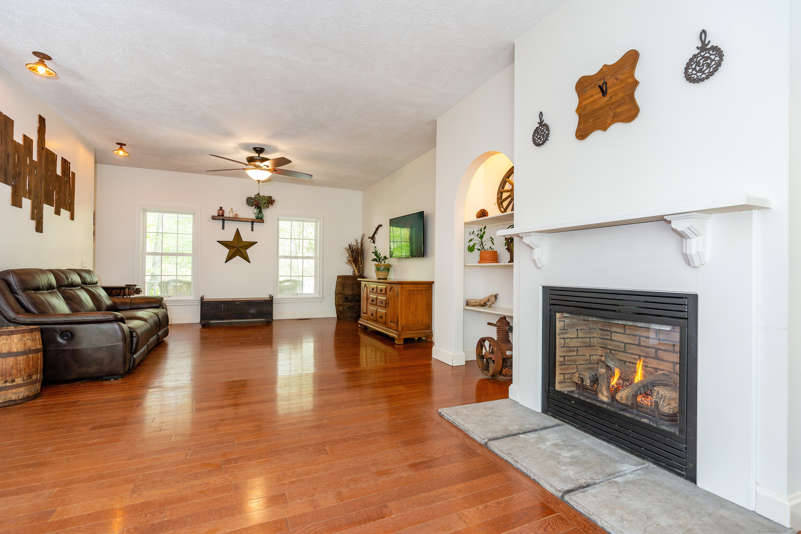 Montville, Connecticut 06382, United States, 3 Bedrooms Bedrooms, ,3 BathroomsBathrooms,Residential,Active,236486