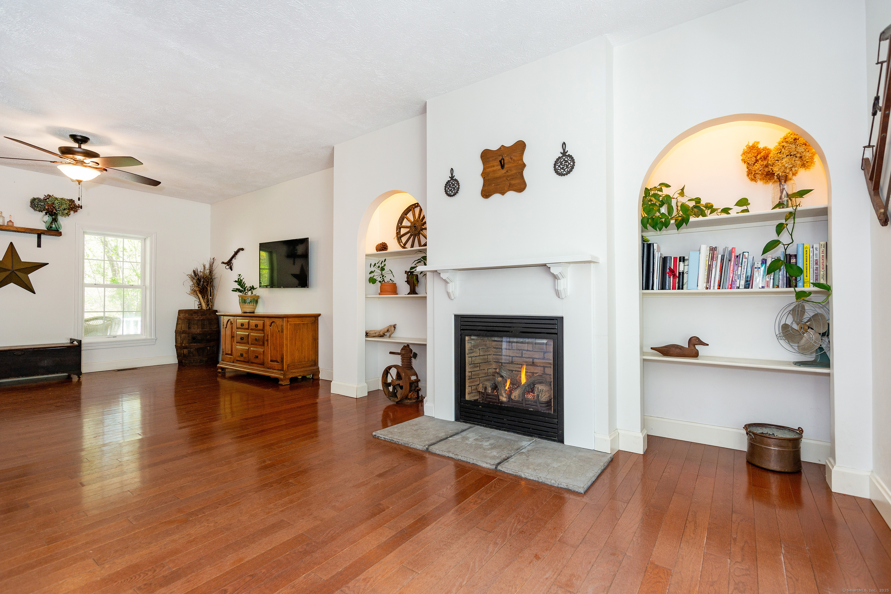 Montville, Connecticut 06382, United States, 3 Bedrooms Bedrooms, ,3 BathroomsBathrooms,Residential,Active,236486