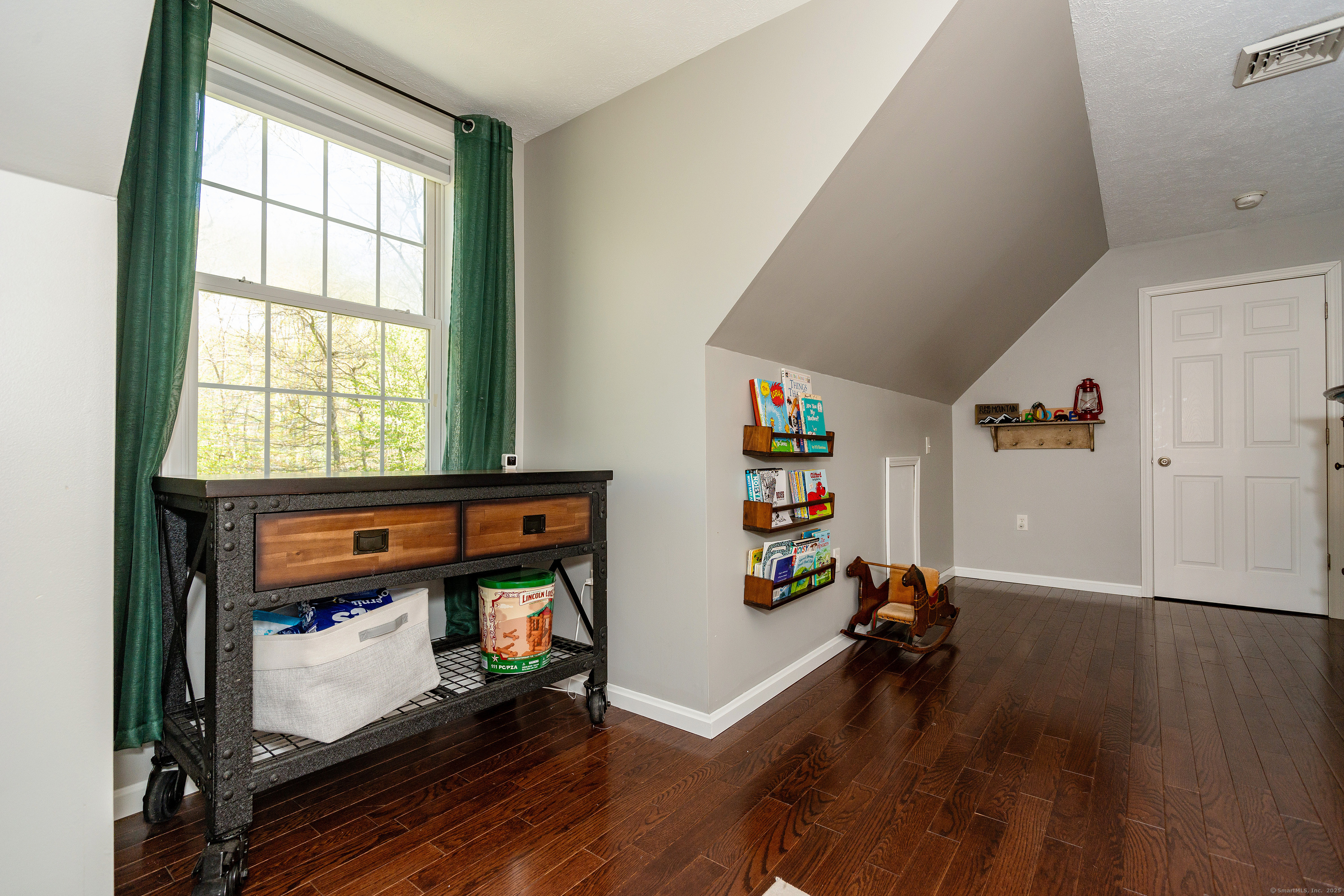 Montville, Connecticut 06382, United States, 3 Bedrooms Bedrooms, ,3 BathroomsBathrooms,Residential,Active,236486