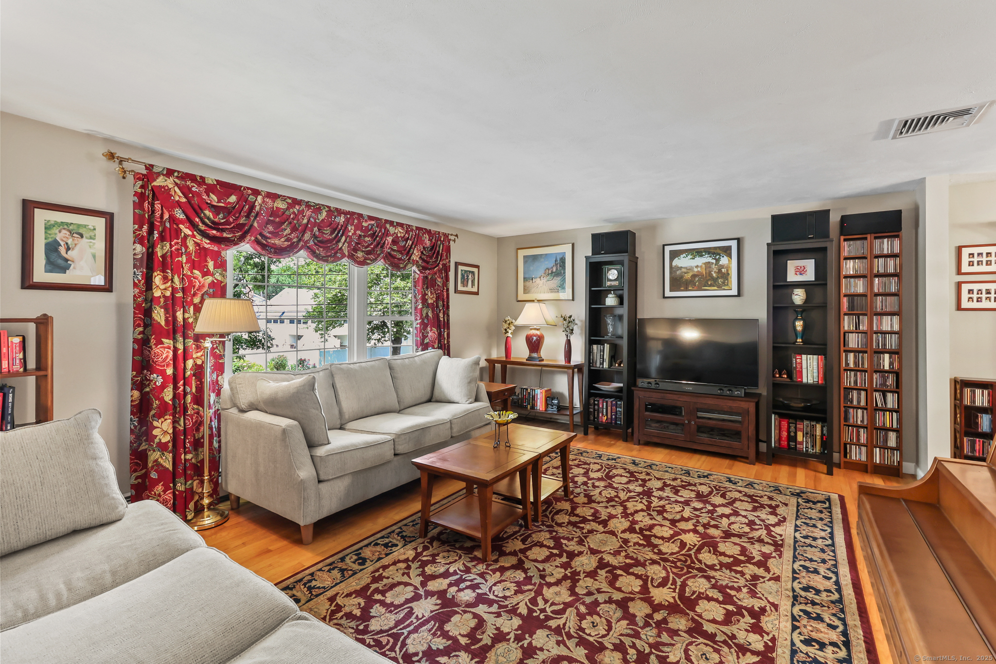 85 Lombard Road
