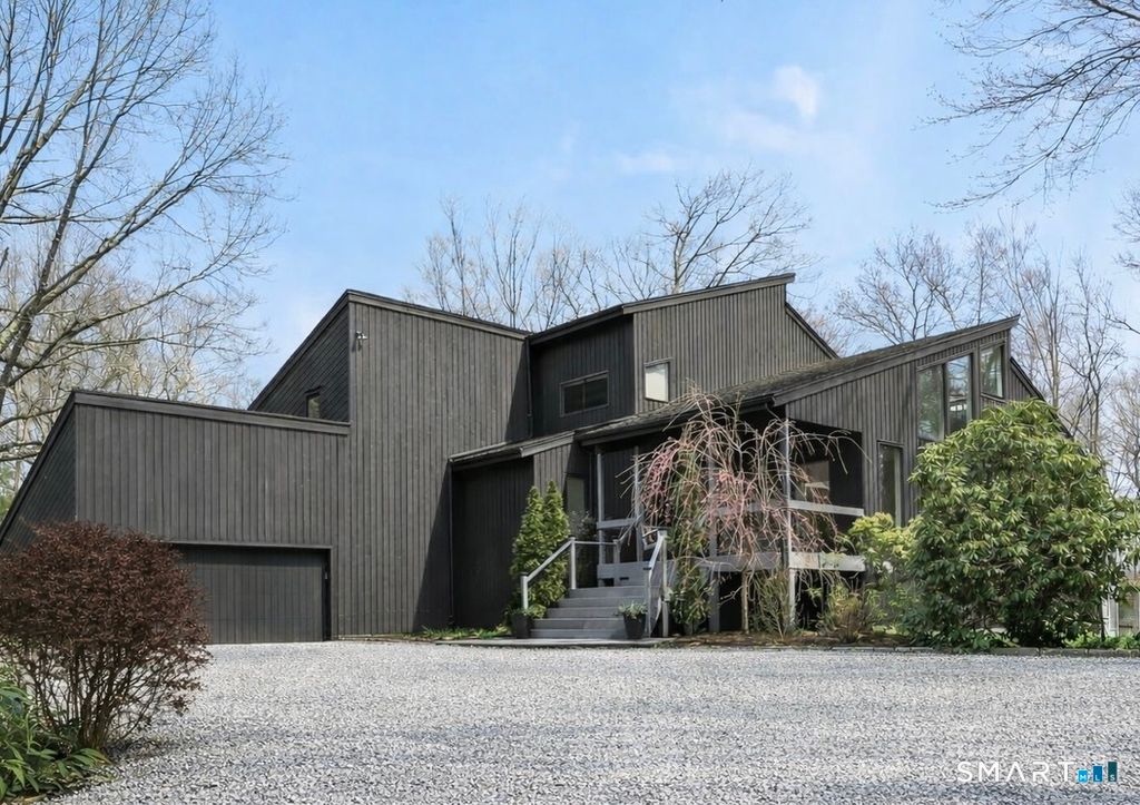 Photo of 14 White Oak Lane, Weston, CT 06883 (MLS # 24169471)
