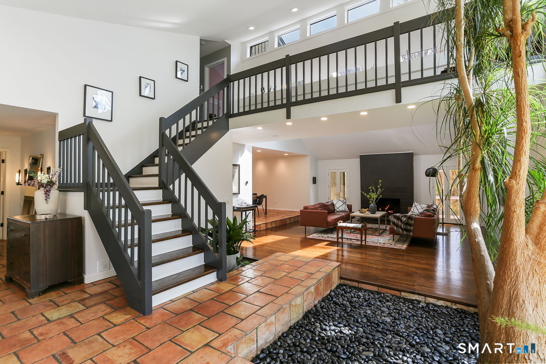 14 White Oak Lane