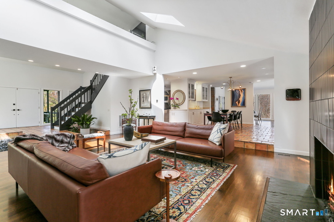 14 White Oak Lane